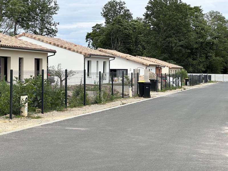 Clôture rigide neuve sur 650 mètres à Castelnau-de-Médoc