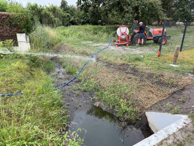 Engazonnement par hydroseeding au lotissement Airial des Girolles à Hourtin